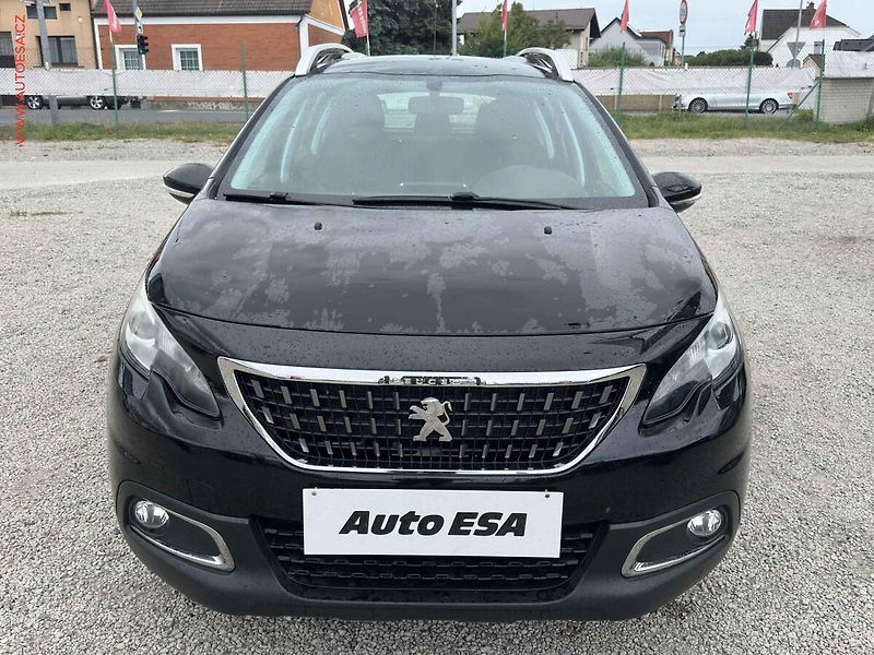 Peugeot 2008 (2017) 1.2 PT - fotka 2 z 19
