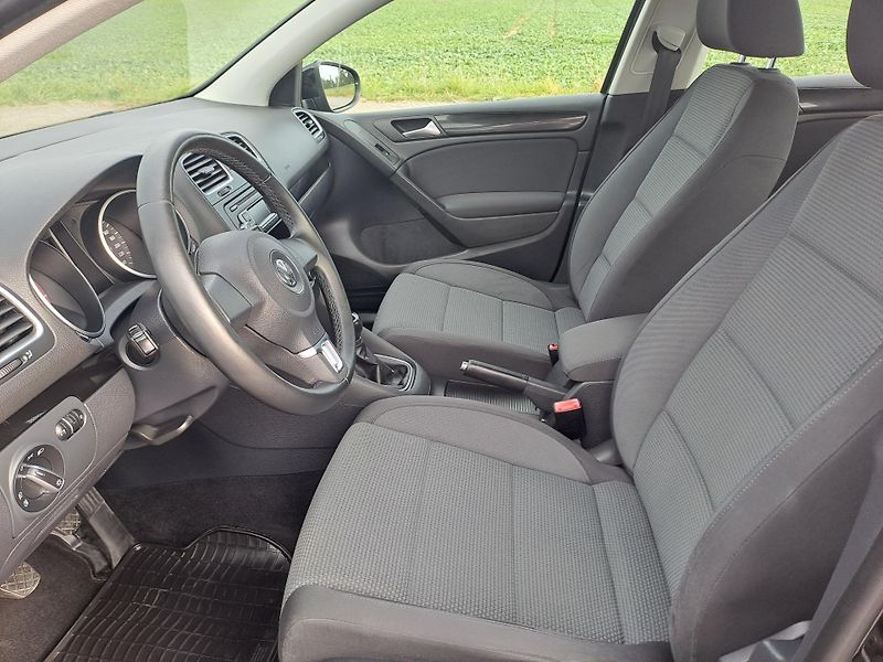 Volkswagen Golf (2012) 1.4 16V 59 KW, SERVISKA, PĚKNÝ - fotka 10 z 36