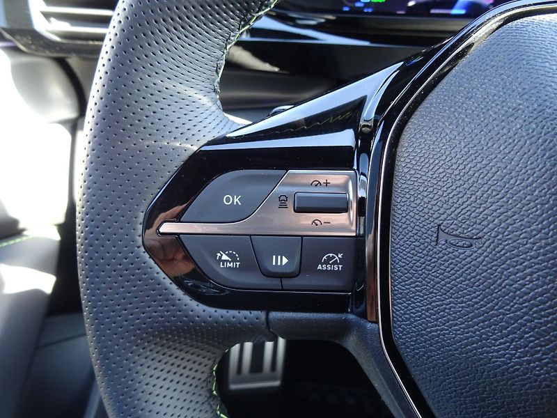 Peugeot 408 (2026) GT Plug-in HYBRID 240k e-DCS7 - fotka 30 z 55