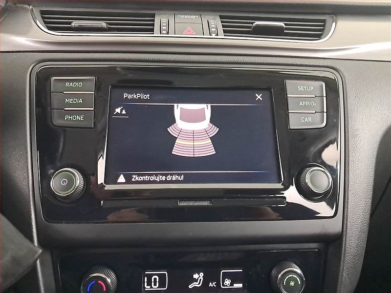 Škoda Rapid (2019) 1.0 TSI, Tempomat - fotka 15 z 17