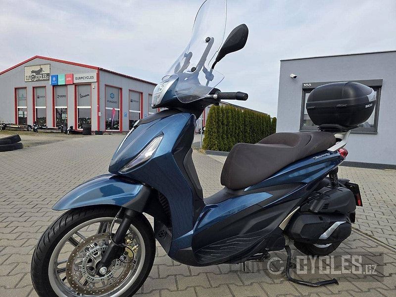 Piaggio Beverly 400 (2022) - fotka 7 z 17