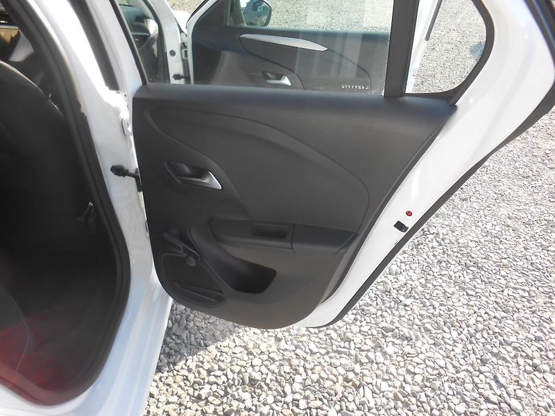 Opel Corsa 1.5CDTi,FULL LED,92000Km - fotka 18 z 38