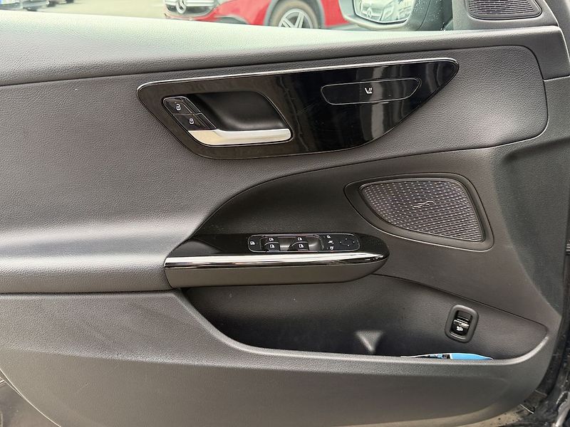 Mercedes-Benz Třídy C 220d Advantage, LED - fotka 24 z 32