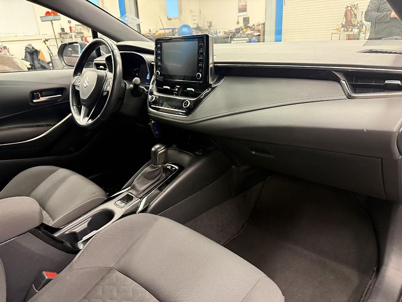 Suzuki Swace 1.8 Hybrid Comfort+ 72kW - fotka 17 z 22