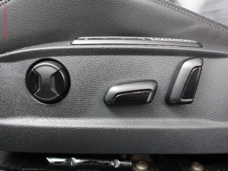Volkswagen Passat (2015) 2.0TDI 4x4, ČR, DSG, navi - fotka 11 z 23