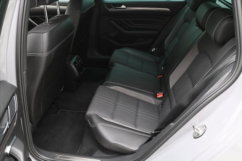 Volkswagen Passat 2,0 TDI 147kW 4x4 DSG Alltrack - fotka 14 z 33