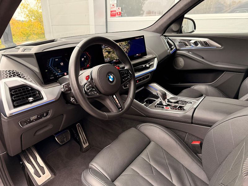 BMW XM (2023) BMW XM V8 480kW - fotka 6 z 17