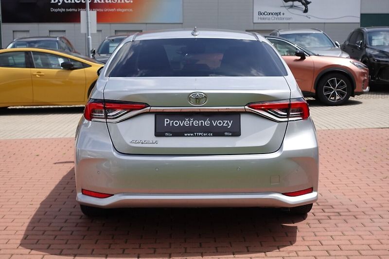 Toyota Corolla 1,5 BA M/T Comfort + Style + T - fotka 5 z 32