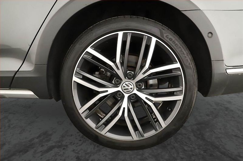 Volkswagen Passat (2017) Alltrack 2.0 BiTDI, 4X4 - fotka 12 z 18