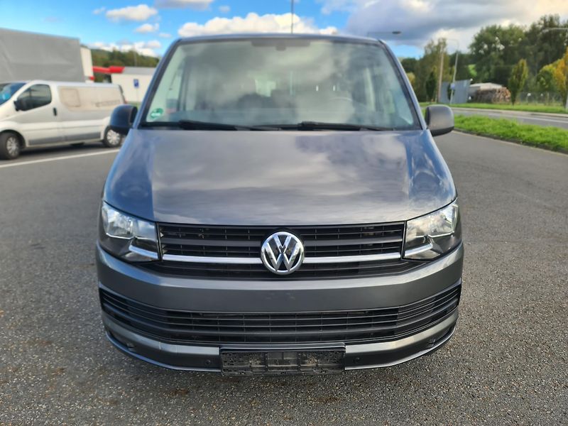 Volkswagen Multivan (2016) T6 2.0 TDi 110-KW DSG POSTEL S - fotka 4 z 35