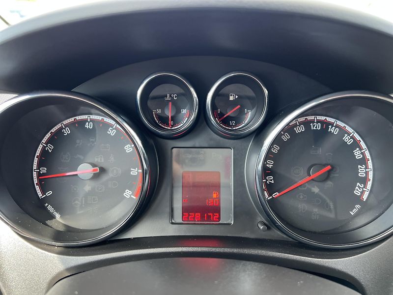 Opel Meriva 1.4i 16v 74kw KLIMA TAŽNÉ  ČR - fotka 15 z 37