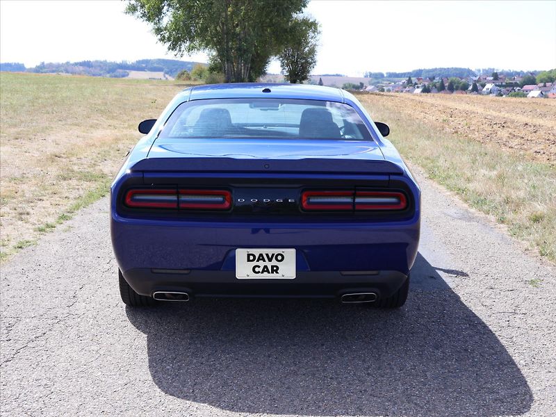 Dodge Challenger 3,6 V6 227kW Automat SXT - fotka 6 z 31