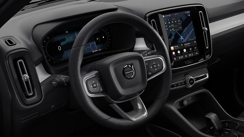 Volvo XC40 (2026) B3 AUT BLACK EDITION ULTRA - fotka 5 z 11