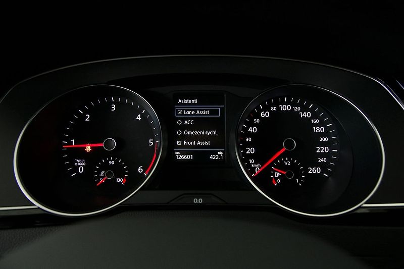 Volkswagen Passat 2.0TDI 110kW Kamera ACC Tažné - fotka 24 z 27