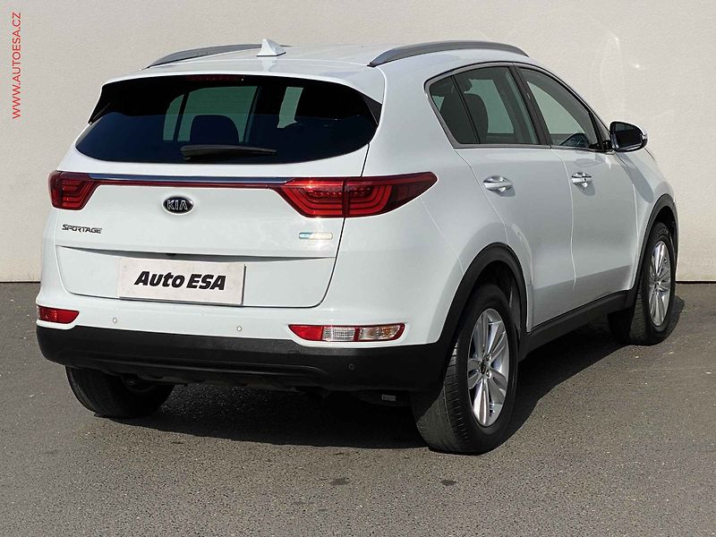 Kia Sportage (2017) 1.6 GDi, Spirit, navi - fotka 4 z 19