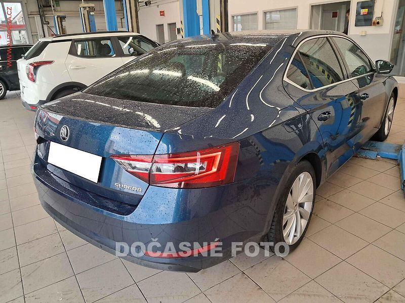 Škoda Superb (2018) 2.0TDI, 2.maj,ČR, AT, navi - fotka 2 z 3