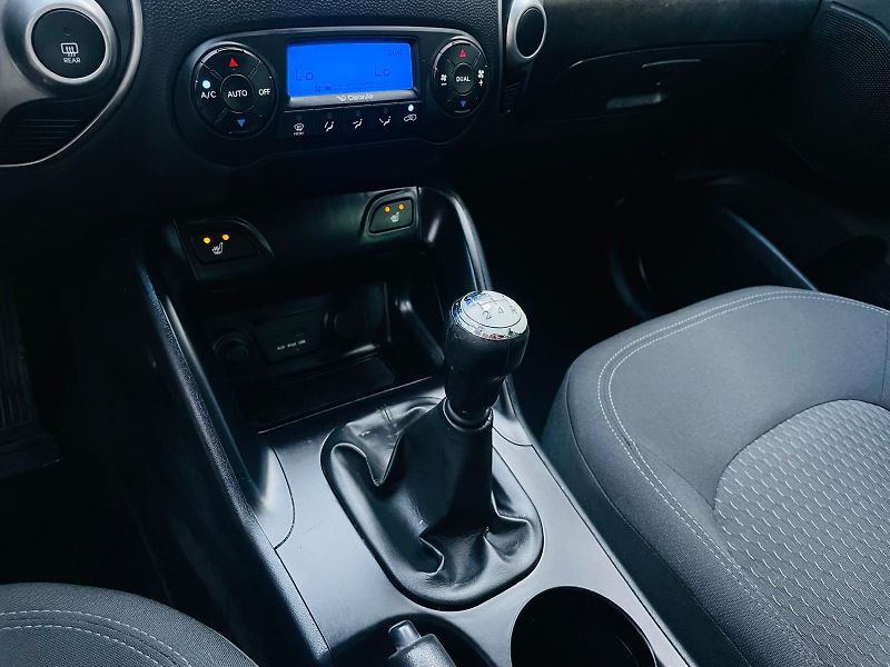 Hyundai ix35 2.0i MANUÁL VÝHŘEV TAŽNÉ - fotka 38 z 43