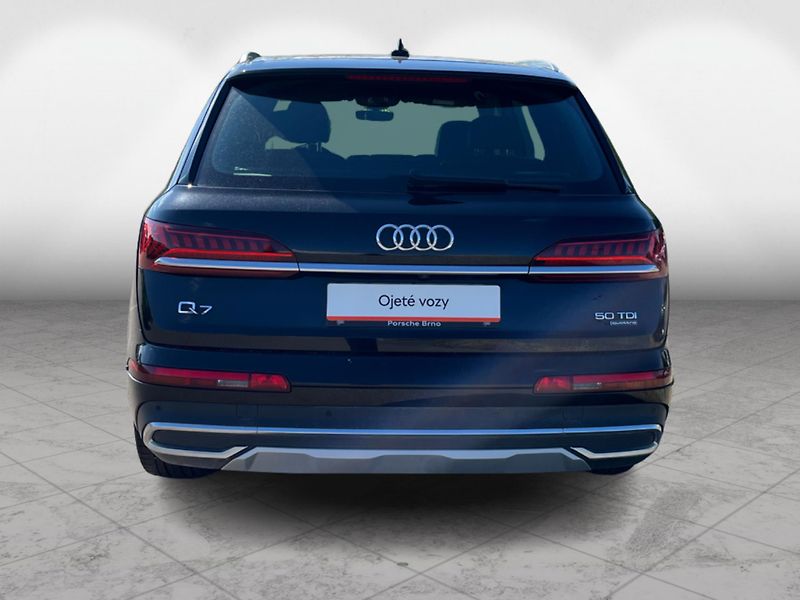 Audi Q7 50TDi quattro S-line - fotka 7 z 24