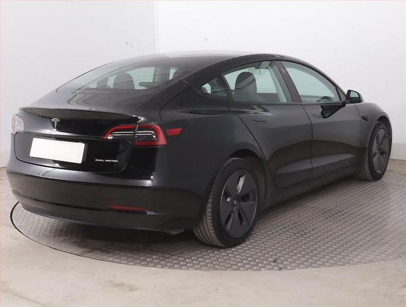 Tesla Model 3 (2022) Long Range 4WD 79kWh, SoH 91% - fotka 5 z 21