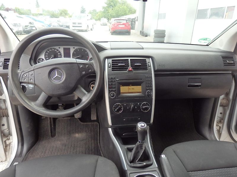 Mercedes-Benz Třídy B B 200 100 kW 6x AIRBAG - fotka 11 z 14