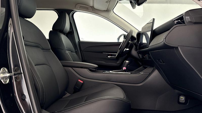 Mazda CX-5 (2026) 2.5 AWD Homura ČERNÁ KŮŽE - fotka 13 z 23