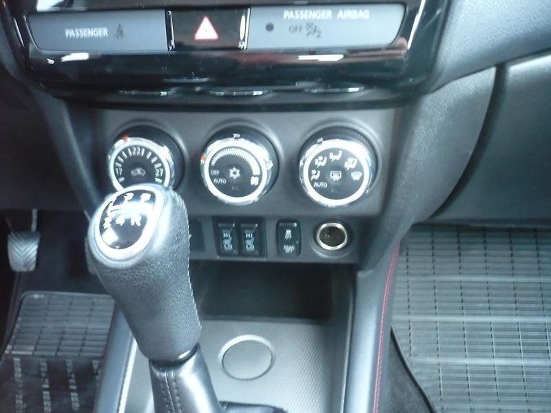 Mitsubishi ASX 1.6i 86Kw Klimatizace - fotka 13 z 33