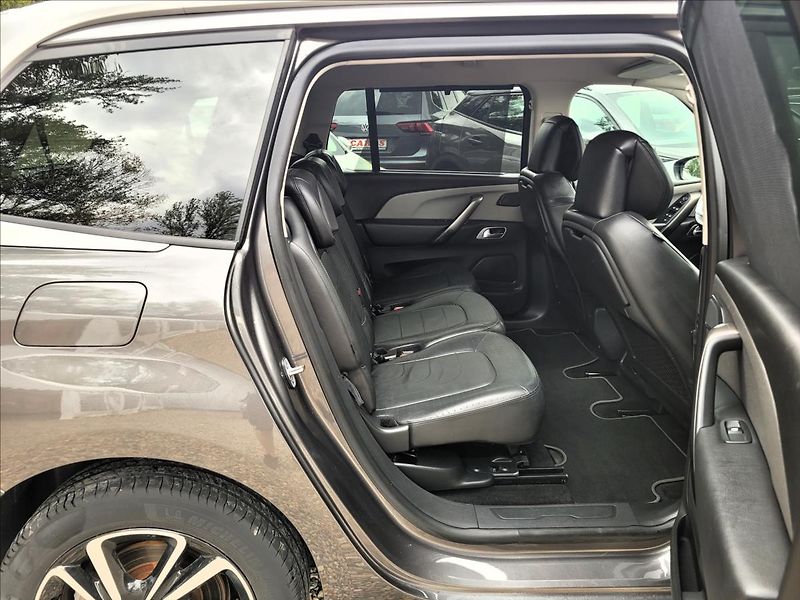 Citroën Grand C4 SpaceTourer 1,5 hdi,7 MÍST,KŮŽE,VÝHŘEV,NAV - fotka 17 z 50