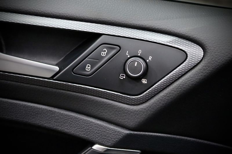 Volkswagen Golf 7 Variant 1.4 TSI 92 kW - fotka 19 z 36