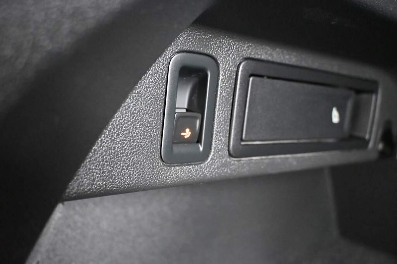 Volkswagen Tiguan (2023) 2.0 4MOTION LED DSG Life ACC T - fotka 27 z 37