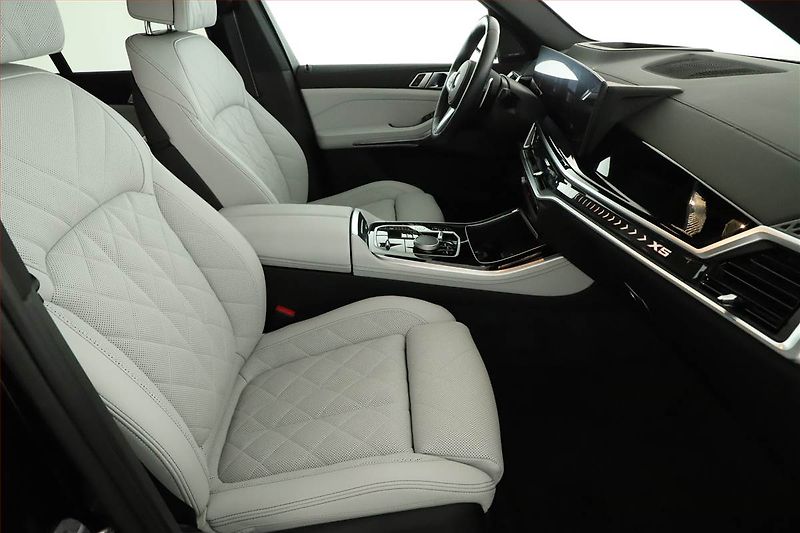 BMW X5 (2024) xDrive40i, Vzduch, H/K,Tažné - fotka 7 z 21