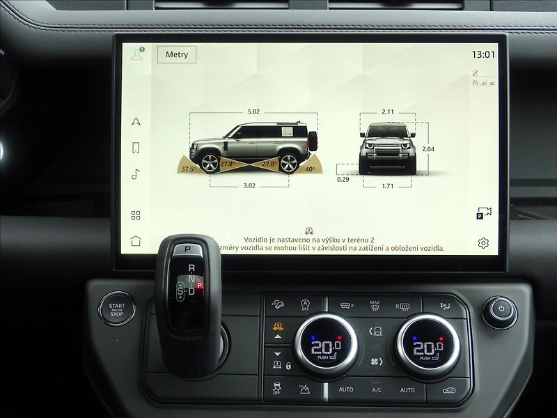 Land Rover Defender 110 D250 X-DYNAMIC SE - fotka 18 z 24