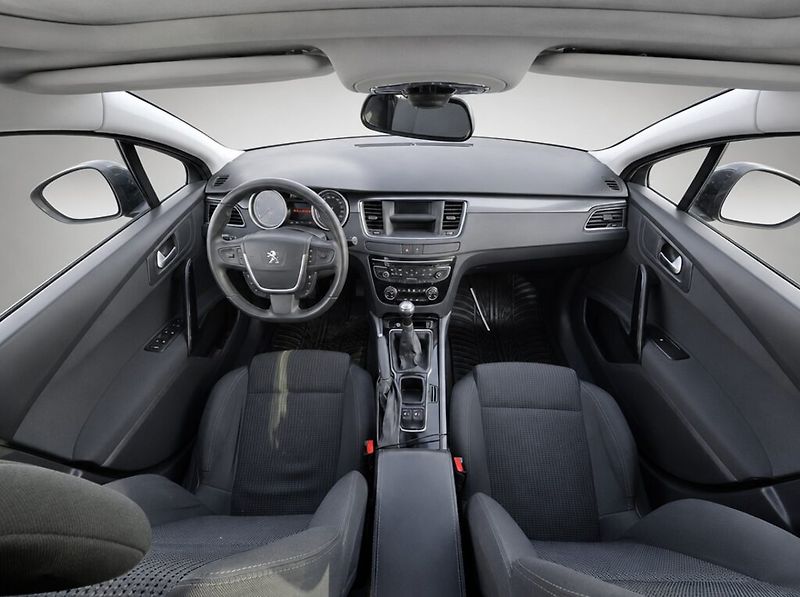 Peugeot 508 (2011) 1.6 HDi - fotka 13 z 23