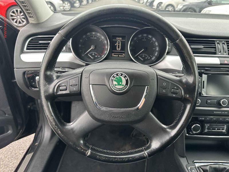 Škoda Superb (2011) 1.6TDi, TZ, bixen - fotka 11 z 19