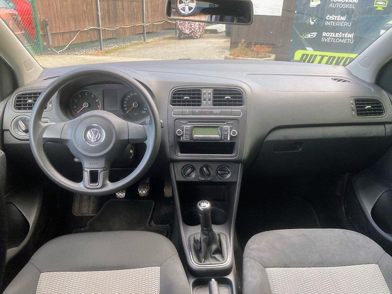 Volkswagen Polo 1,2 (51kW)*KLIMATIZACE* - fotka 8 z 11