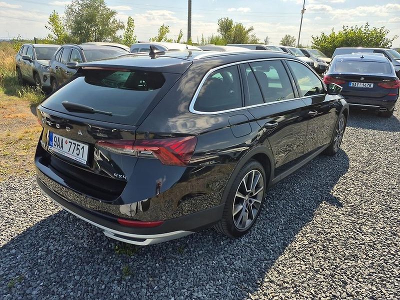Škoda Octavia (2022) SCOUT 147 kW 4x4 DSG PAN, TAŽ - fotka 2 z 18