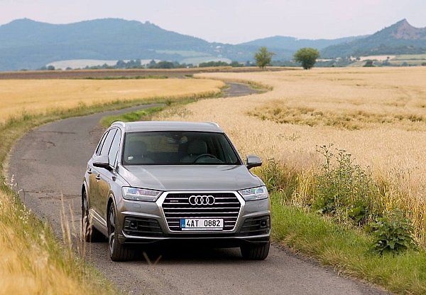 Audi Q7.