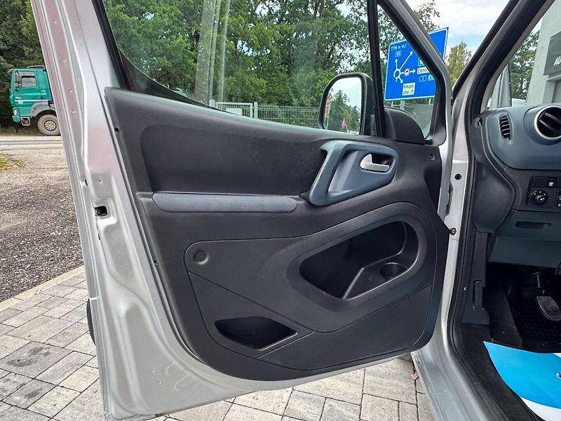 Peugeot Partner (2011) 1.6 HDi, 7 míst - fotka 8 z 29