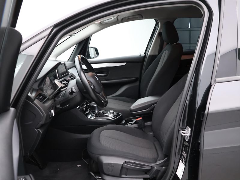 BMW Řada 2 2,0 218d 100kW Aut. Comfort+ - fotka 10 z 29