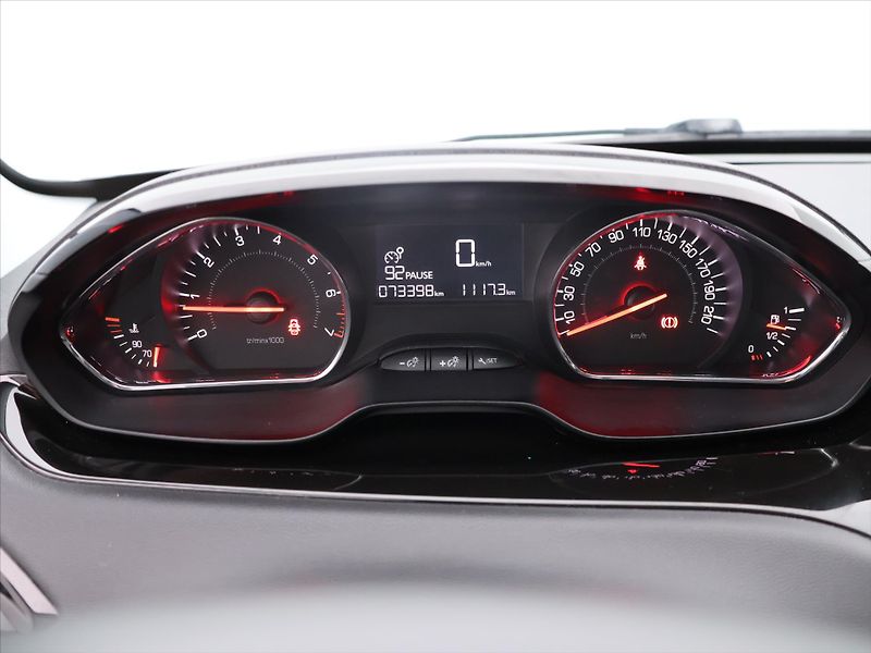 Peugeot 208 1,0 i 50kW Klimatizace - fotka 12 z 25