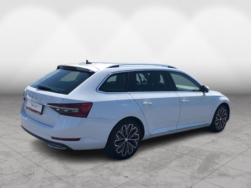 Škoda Superb Combi 2,0 TDI L&K TD 147 kW DS - fotka 2 z 30