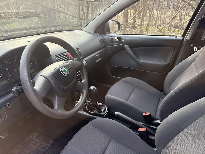 Škoda Octavia (2009) 1.6 75kW BENZIN+LPG - fotka 8 z 20
