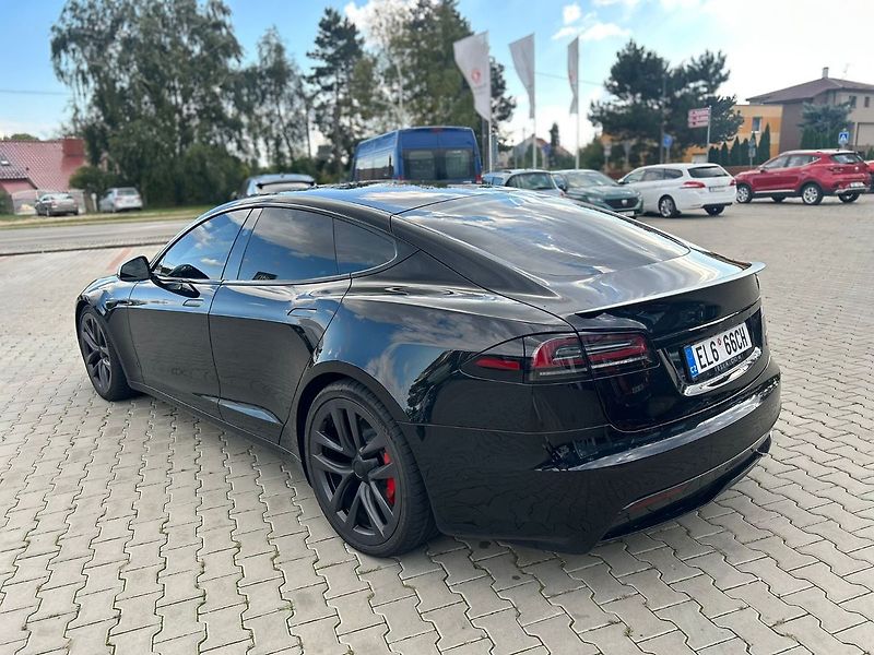 Tesla Model S - fotka 18 z 30
