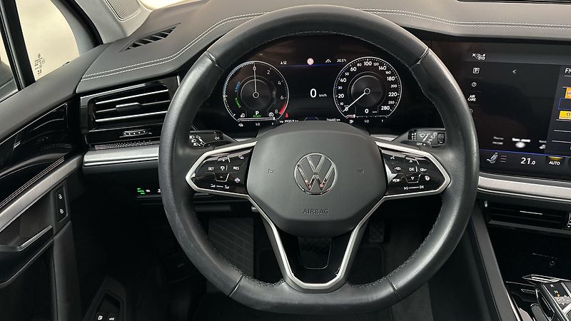 Volkswagen Touareg 3.0 TSI PHEV Tiptronic Eleganc - fotka 9 z 33