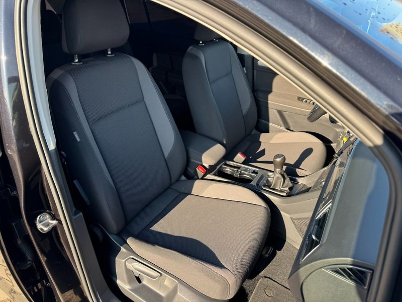 Volkswagen Touran (2016) 1,6 TDI 85 KW STK NAVI TAŽNÉ - fotka 38 z 50