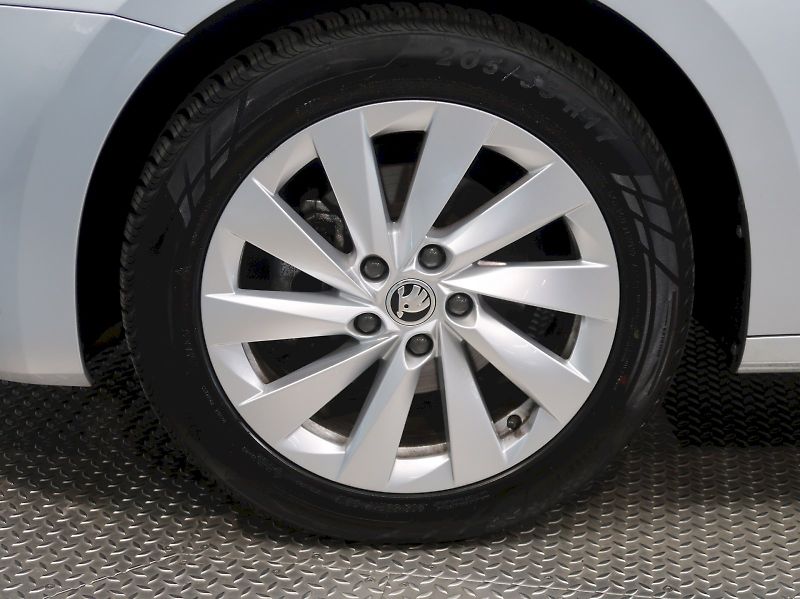 Škoda Octavia (2024) FRESH PLUS 1.5TSI 110KW ZÁRUKA - fotka 34 z 37
