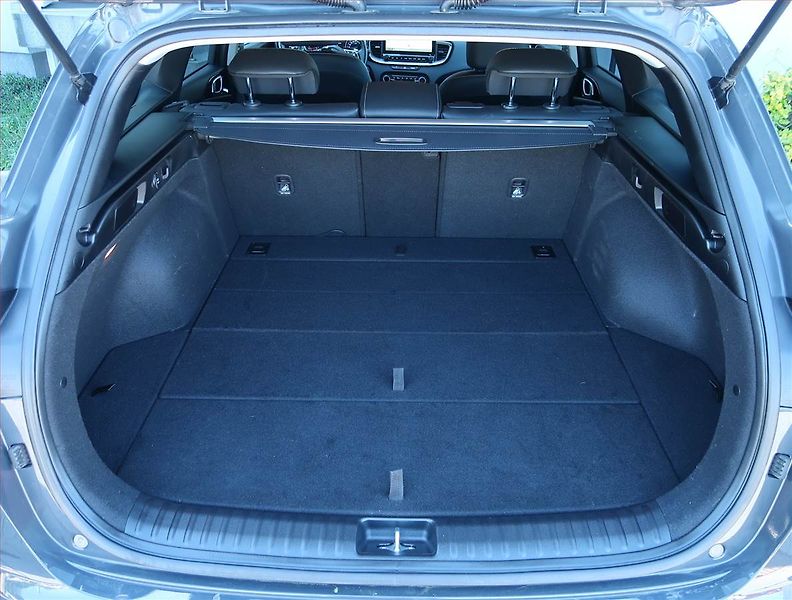 Kia Ceed (2025) 1.5 T-GDI - fotka 14 z 16