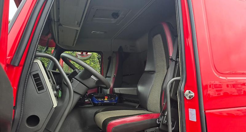 Volvo FM 380 6x2 HNJ Fassi F185 - fotka 13 z 18