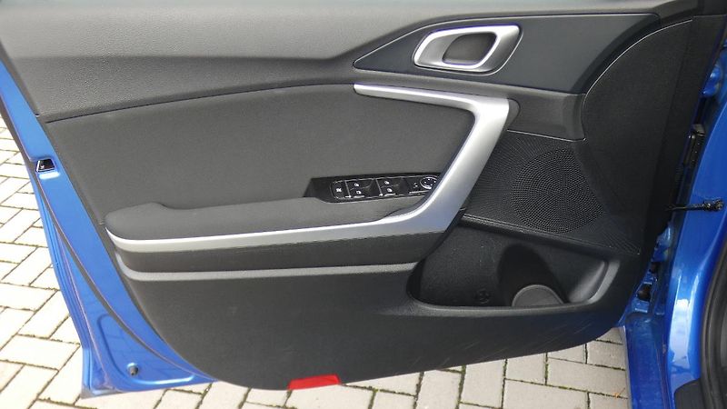 Kia Ceed 1.5 T-GDI 118kW Fresh - fotka 8 z 21