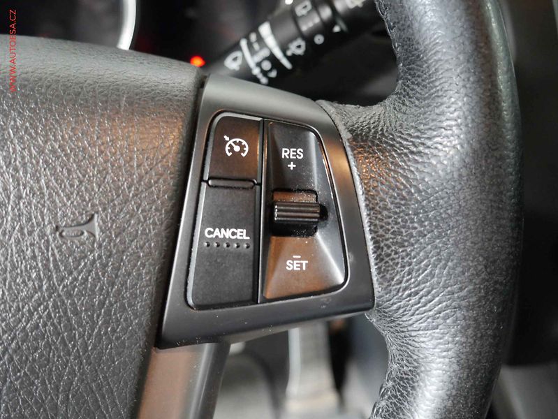 Kia Sorento (2010) 2.2 CRDi 4x4, ČR, Navi, xenon - fotka 16 z 23