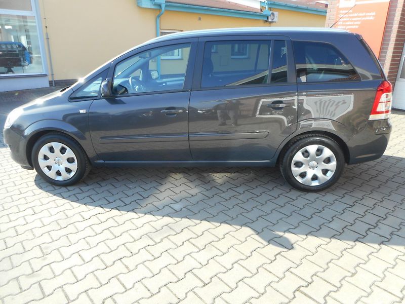 Opel Zafira (2014) 1,8 16v TEMPOMAT, KLIMA,7-míst - fotka 5 z 28